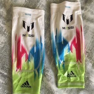 Universal shin guard sleeves